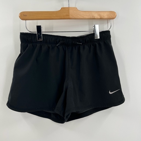 Nike Dri Fit Black Shorts Girls Medium - Picture 1 of 5